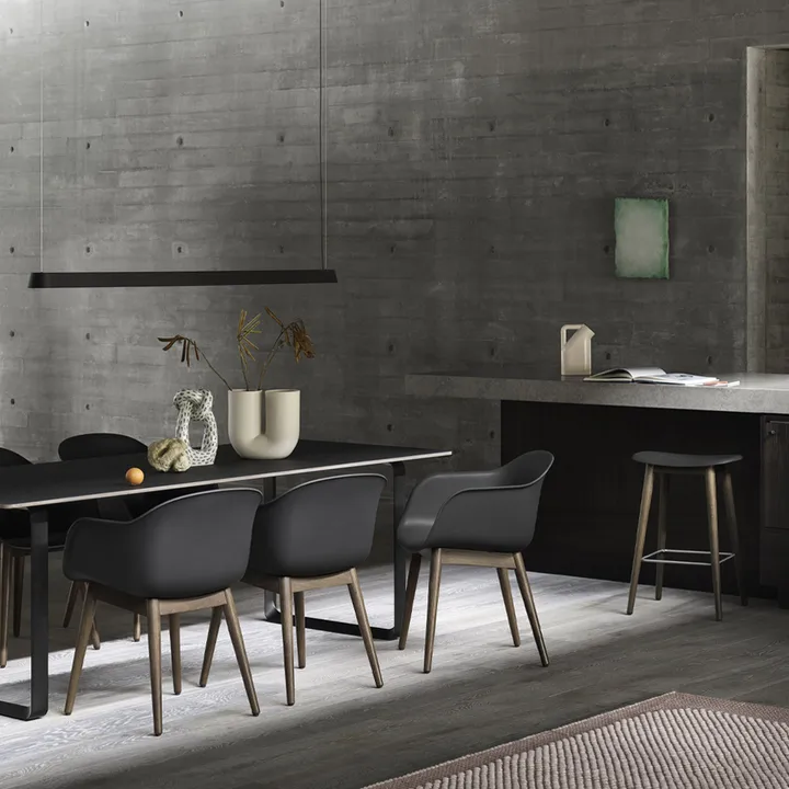 Linear pendant lamp from Muuto - NordicNest.com